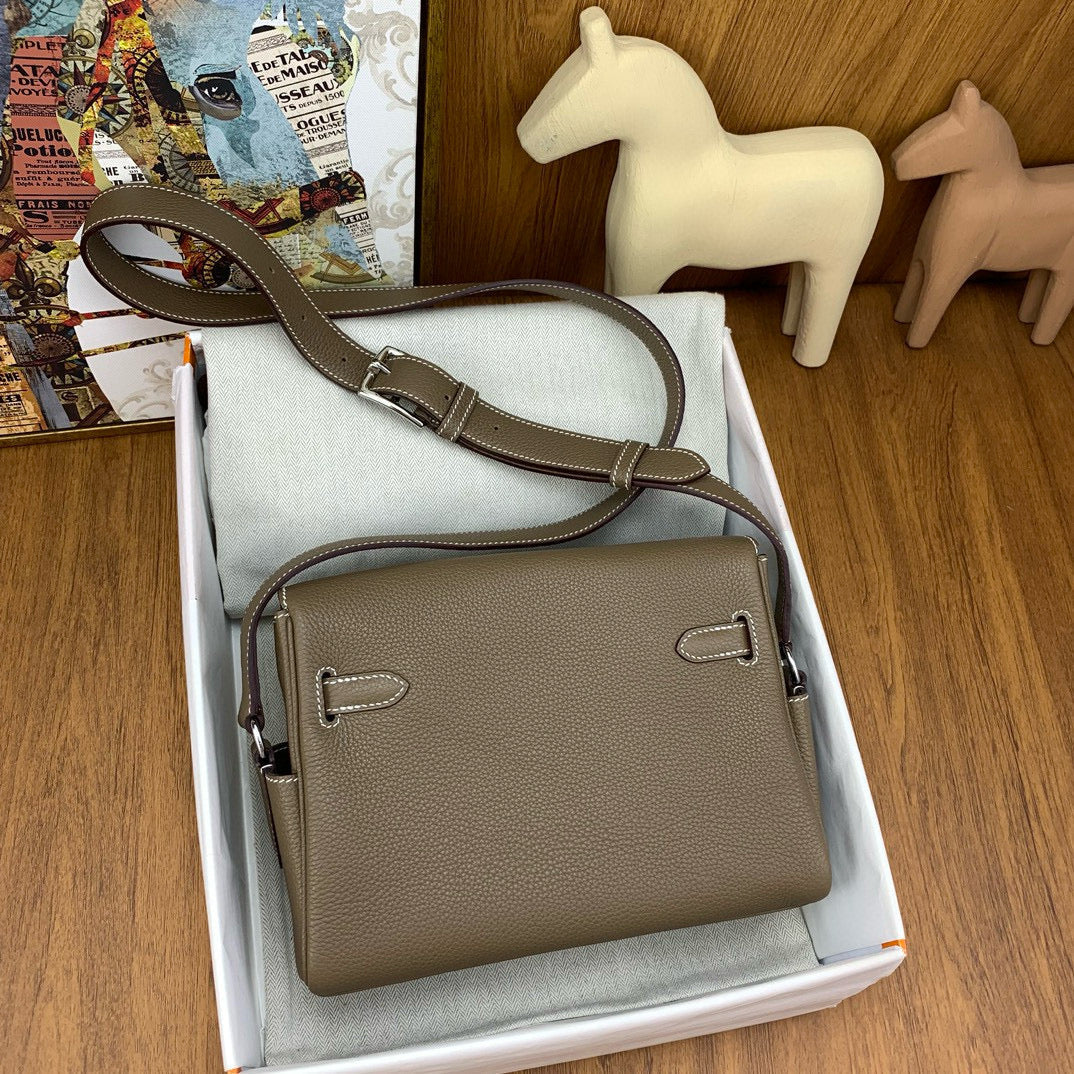 HERM KELLY MESSENGER 25