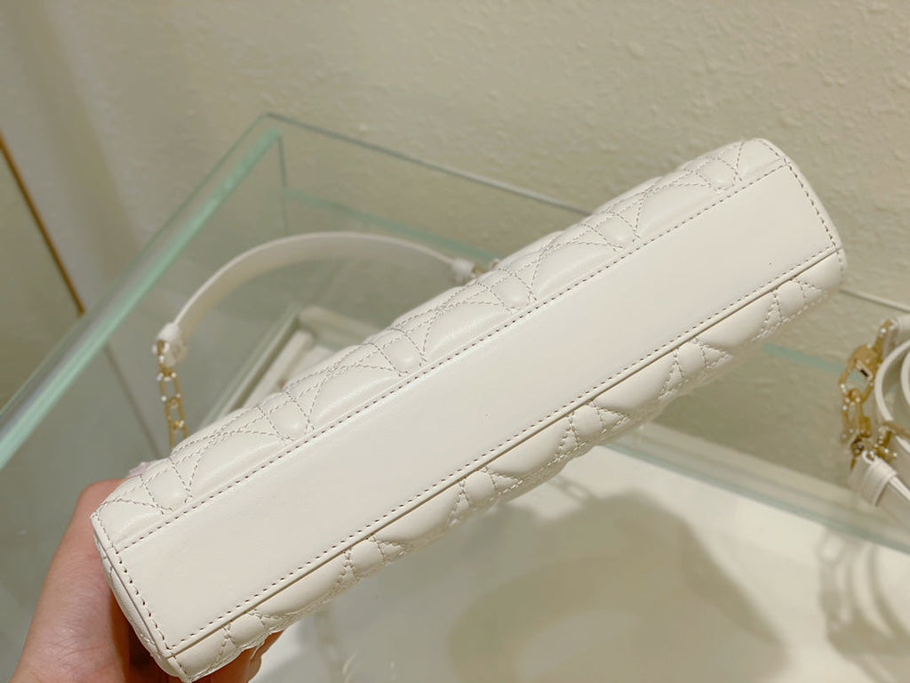 MEDIUM LADY D-JOY 26 WHITE LAMBSKIN