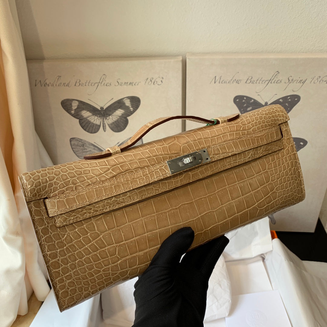 KELLY CUT 31 IN TORTILLA BROWN ALLIGATOR LEATHER WITH SILVER HARDWARE