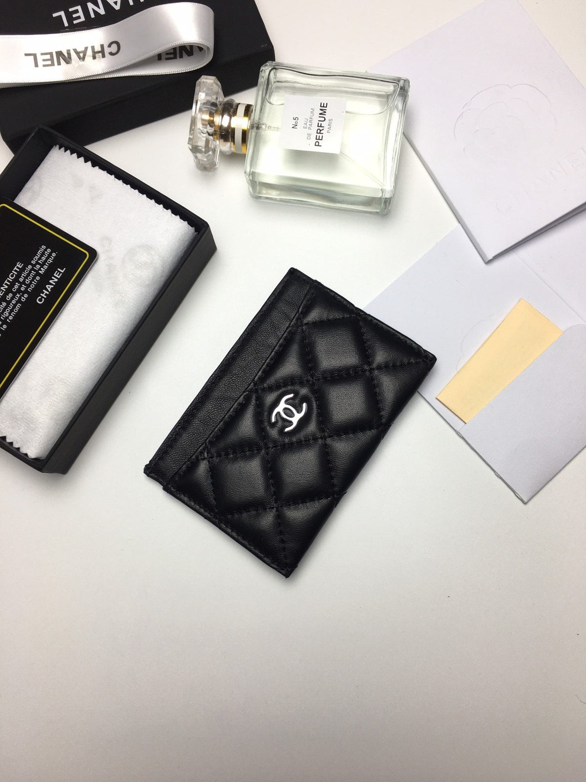 CC CARD HOLDER 11.2 BLACK CALFSKIN SILVER ICON