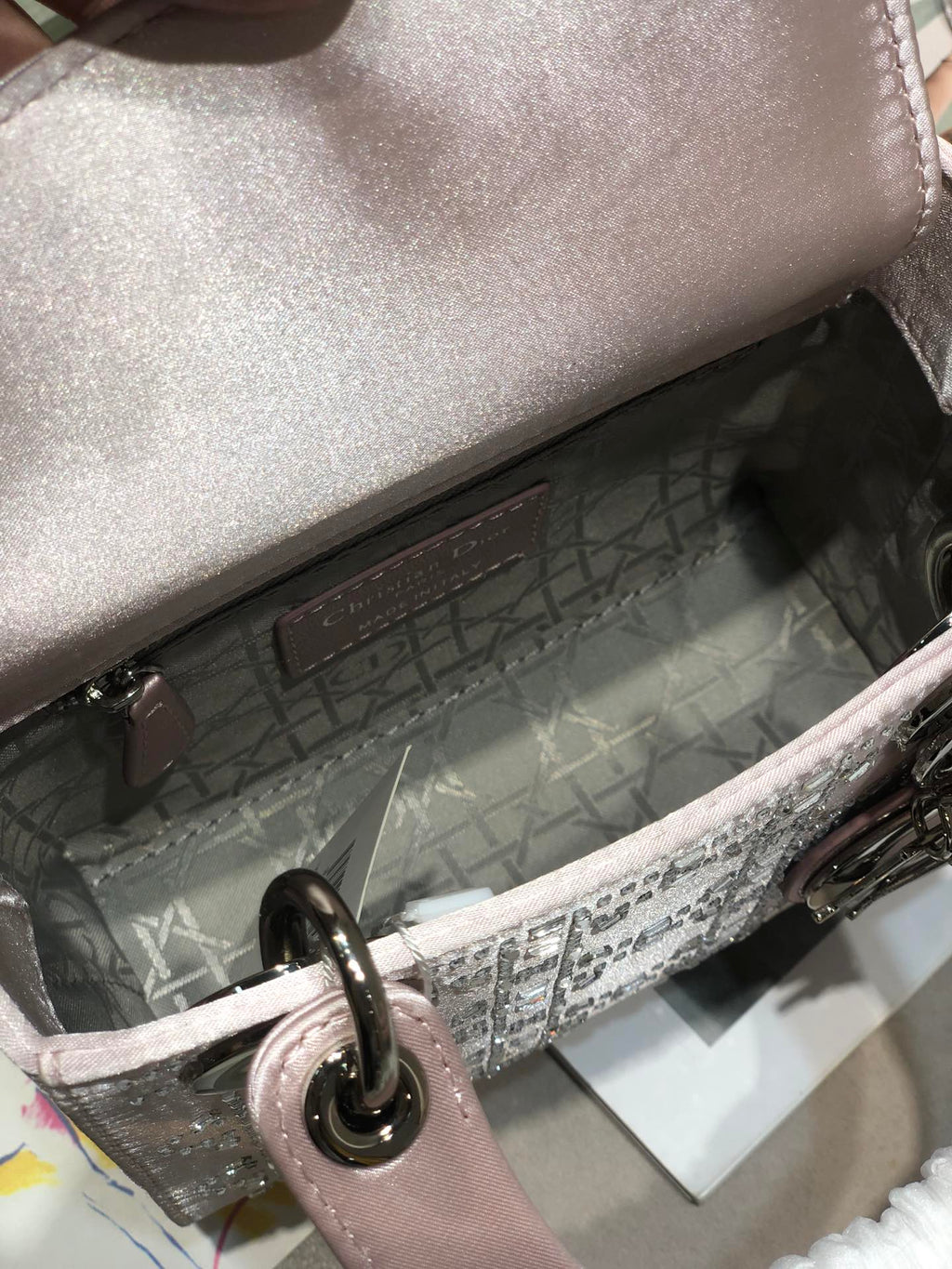 LADY 24 HANDBAG EMBOSSED DIAMOND IN SILVER CALFSKIN