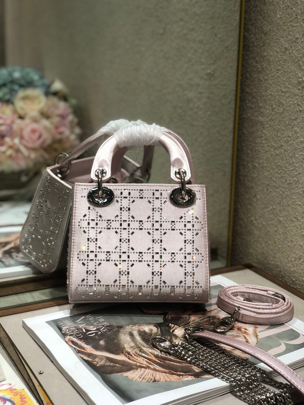 LADY 24 HANDBAG EMBOSSED DIAMOND IN SILVER CALFSKIN