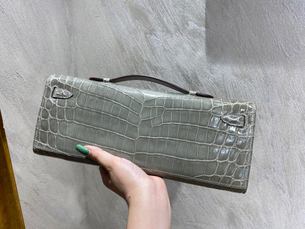 KELLY CUT 31 IN ASH GRAY SHINNY ALLIGATOR LEATHER WITH SILVER HARDWARE