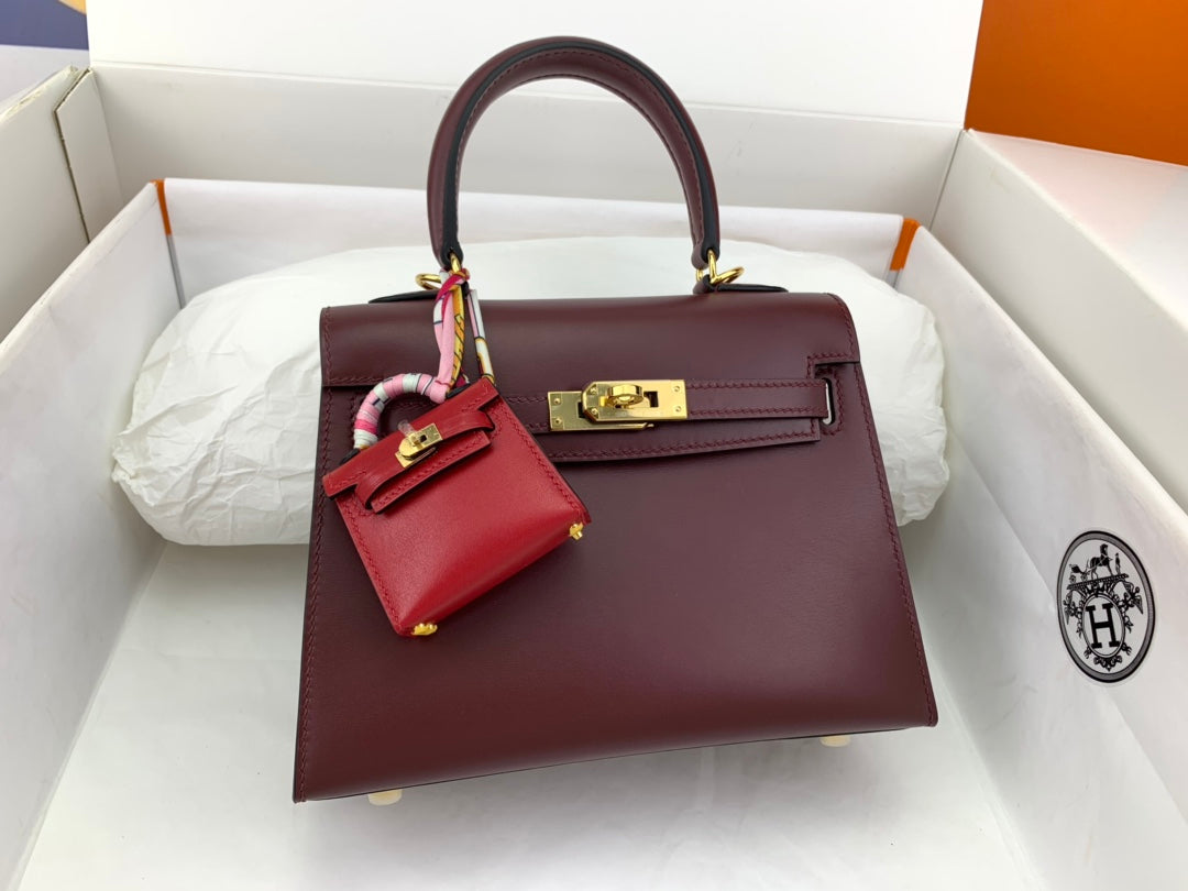 KELLY MINI 20 BAG IN WINE RED SMOOTH CALFSKIN WITH GOLD HARDWARE