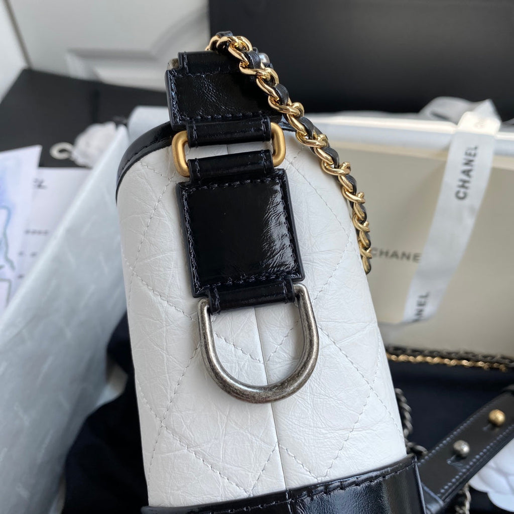 CC GABRIELLE MINI 20 HOBO BAG IN WHITE MIX BLACK CALFSKIN