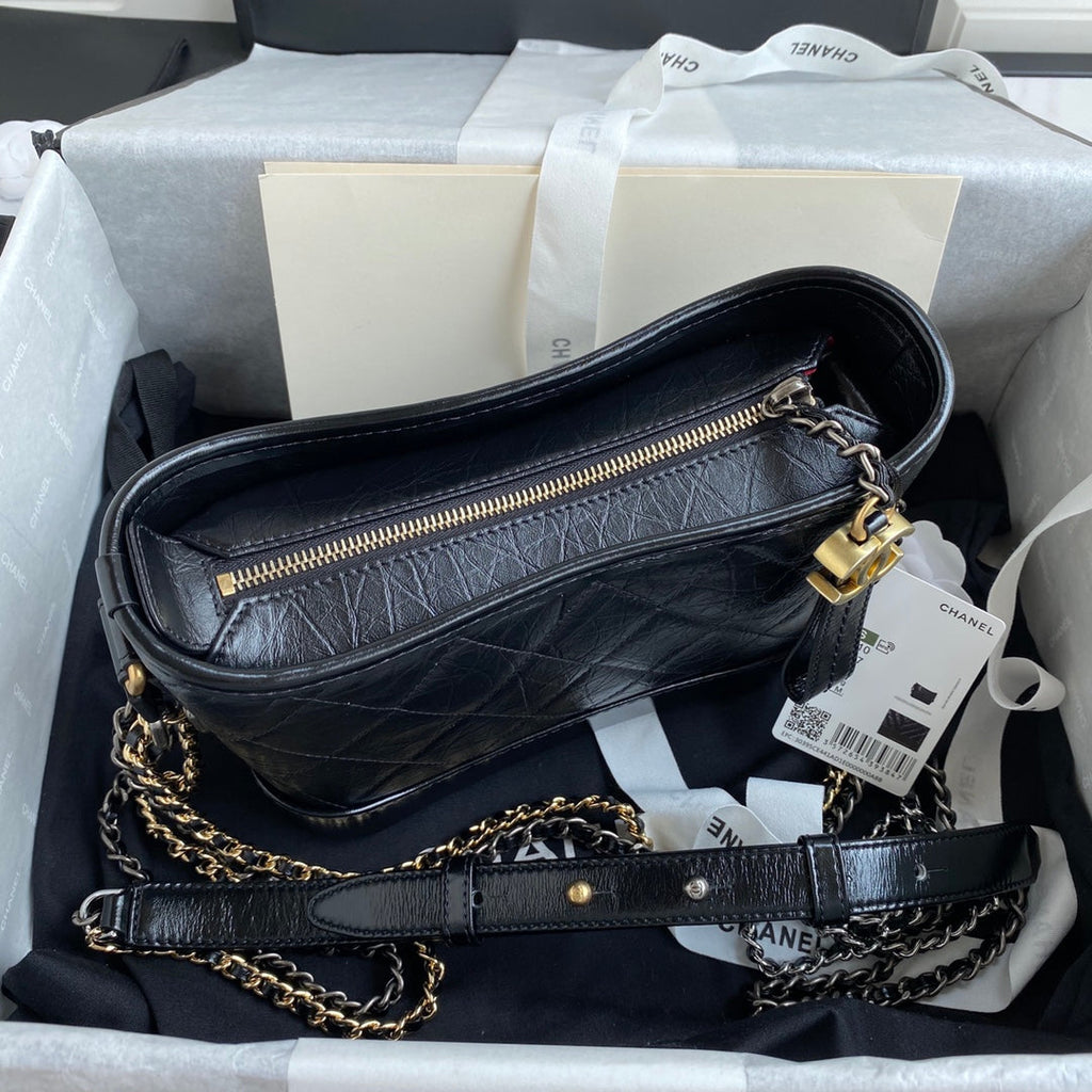 CC GABRIELLE MINI 20 HOBO BAG IN BLACK CALFSKIN