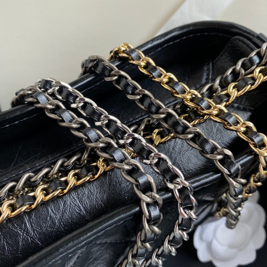 CC GABRIELLE MINI 20 HOBO BAG IN BLACK CALFSKIN