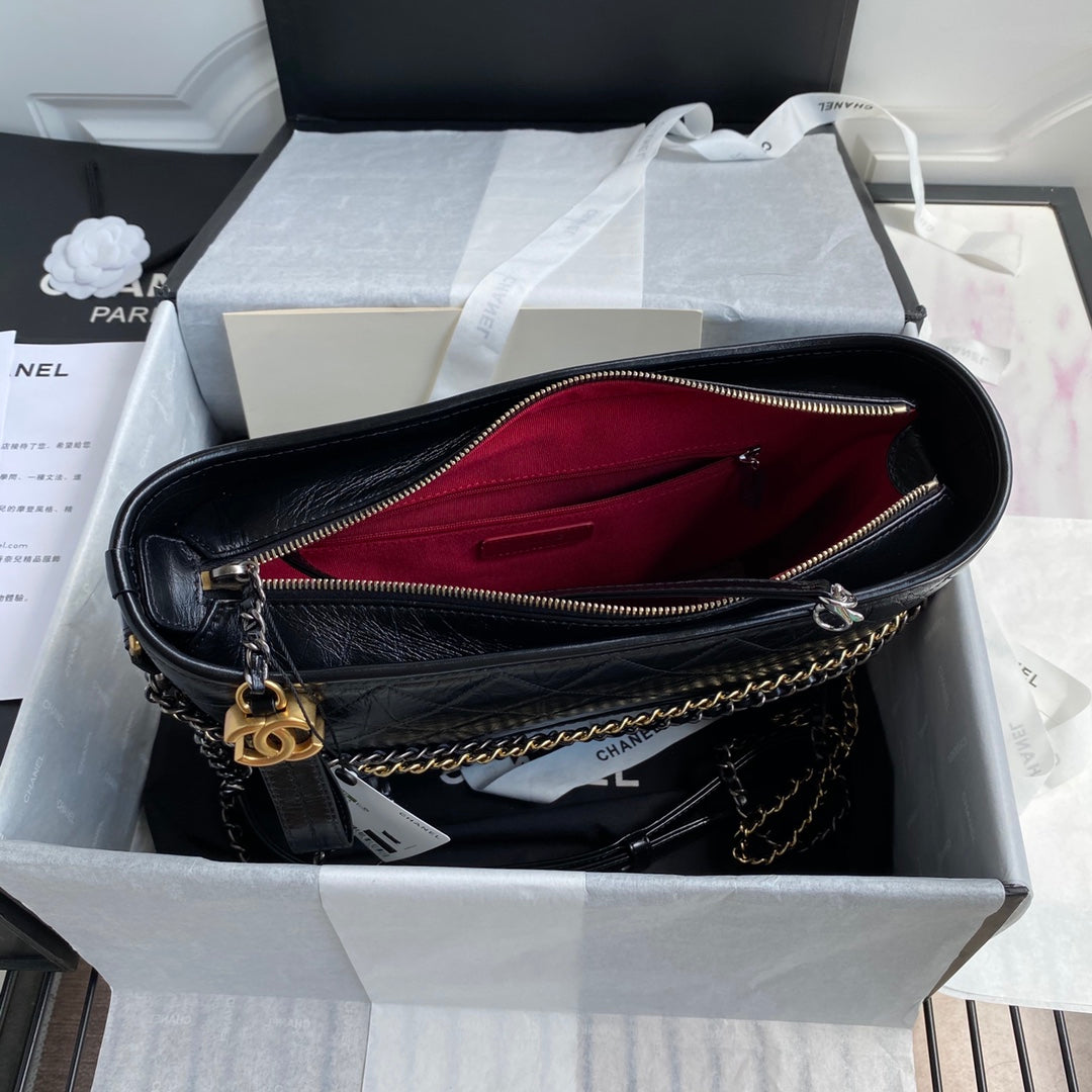 CC GABRIELLE MEDIUM 28 HOBO BAG IN BLACK CALFSKIN