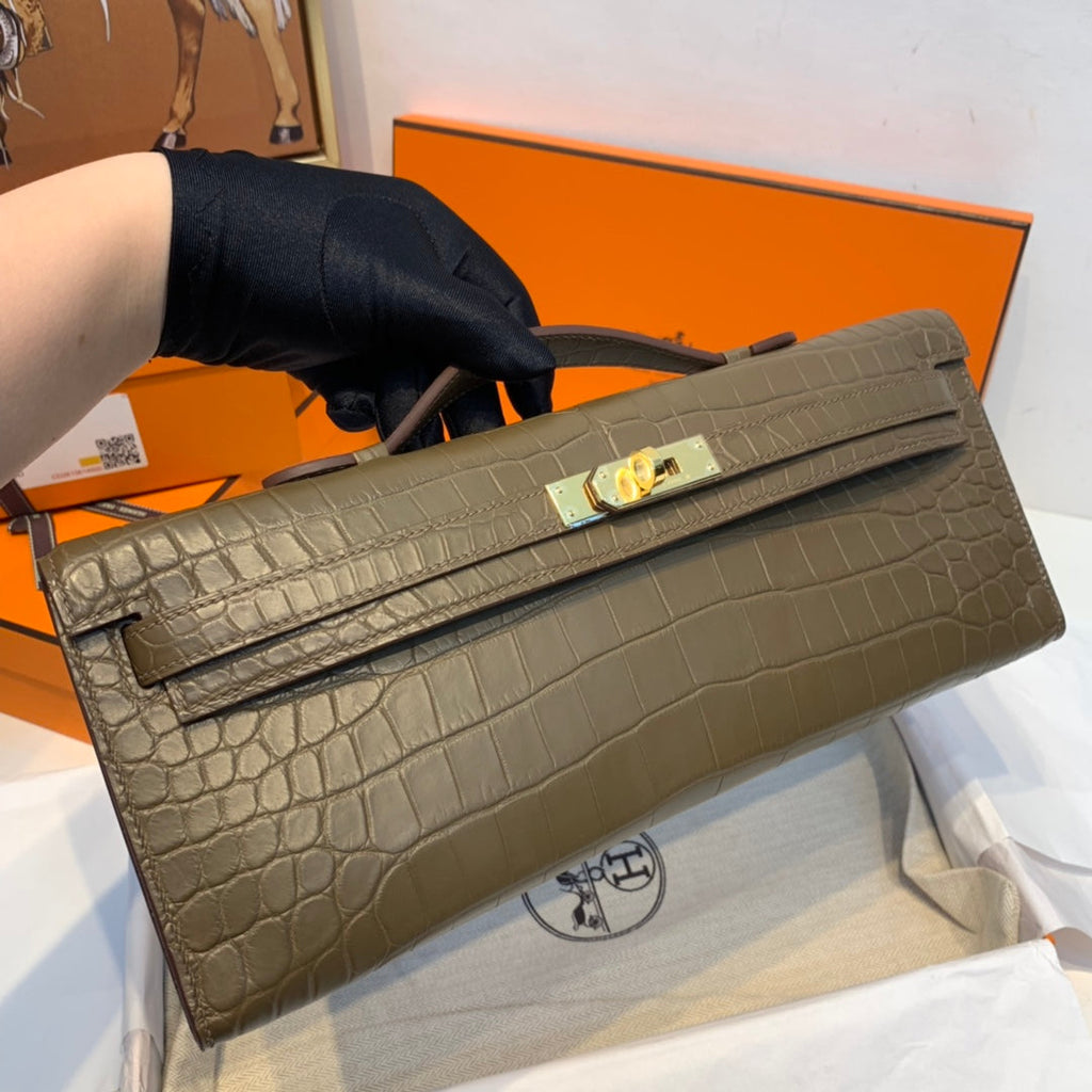 KELLY CUT 31 IN MOCHA BROWN ALLIGATOR LEATHER WITH GOLD HARDWARE