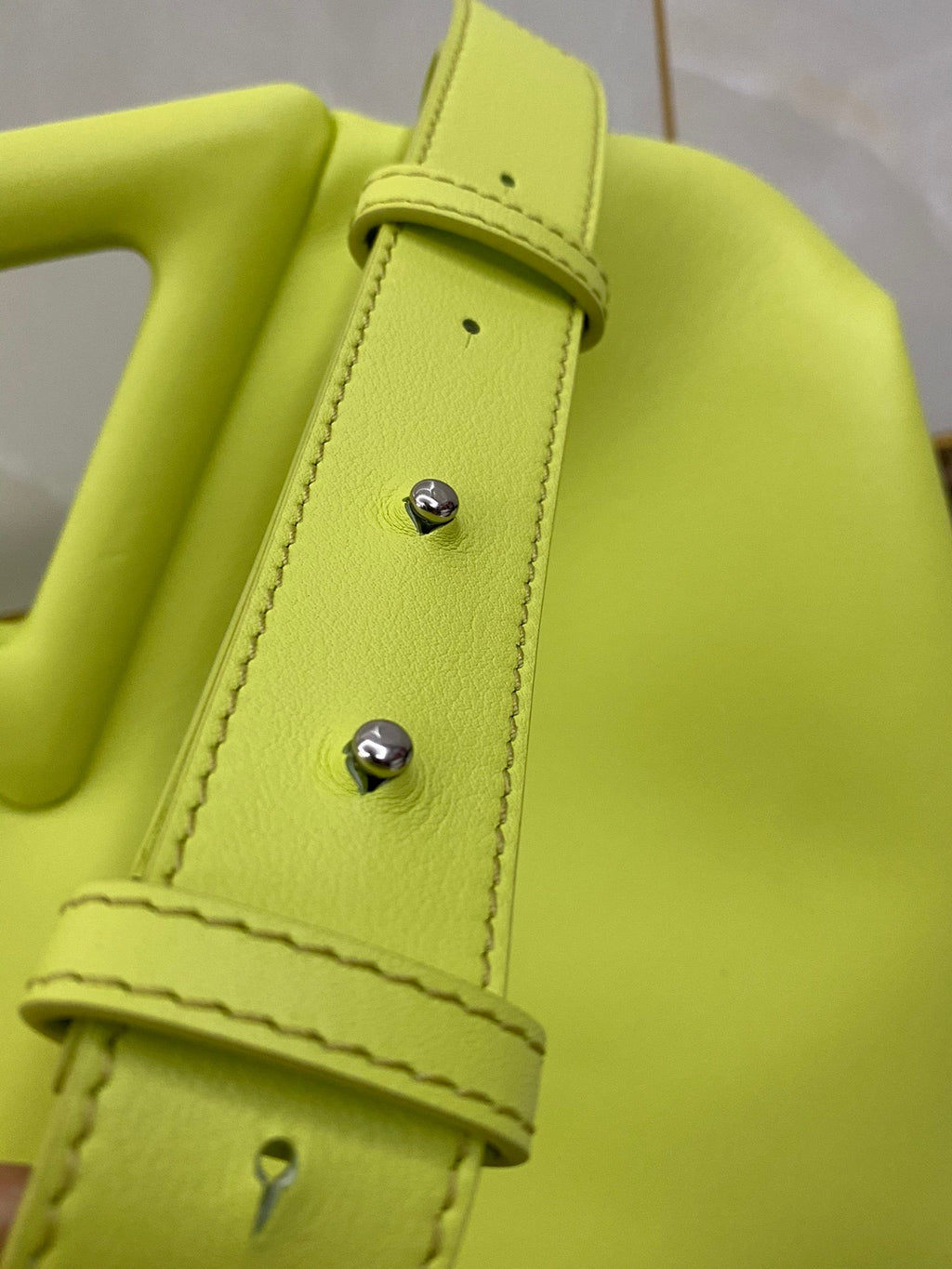 TRIANGLE HANDLE BAG 31 IN VOLT GREEN LAMBSKIN