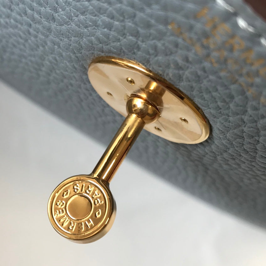 HM LINDY 30 BAG IN NEPAL BLUE CALFSKIN GOLD HARDWARE