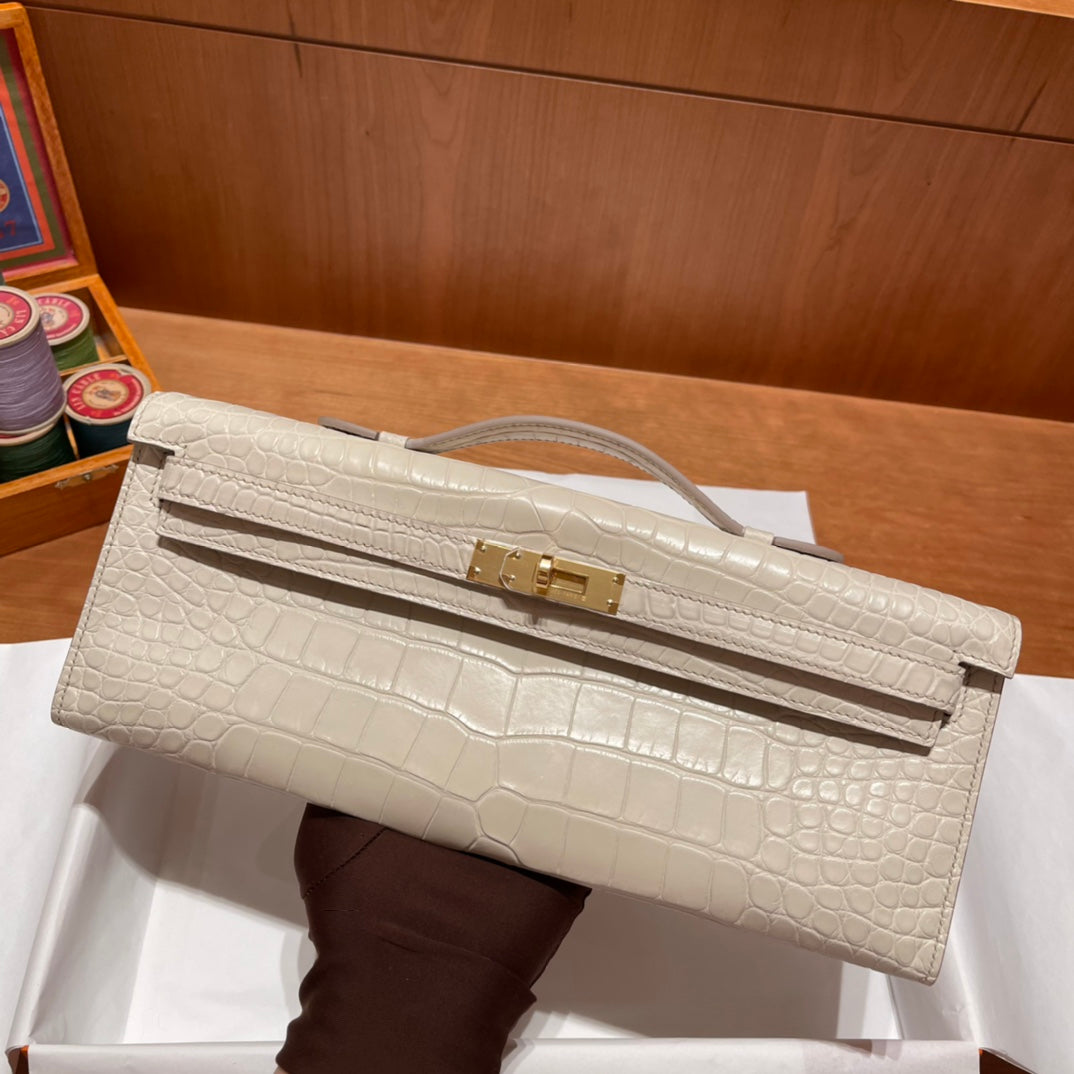 KELLY CUT 31 IN WHITE CREAM ALLIGATOR LEATHER WITH GOLD HARDWARE