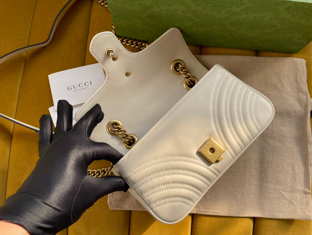 GG MARMONT MATELASSÉ SMALL 22 BAG WHITE CALFSKIN