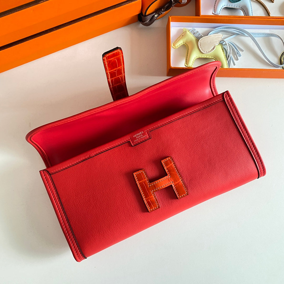 JIGE ELAN 29 CLUTCH IN RUBY RED CALFSKIN WITH APPLE RED LIZARD SKIN