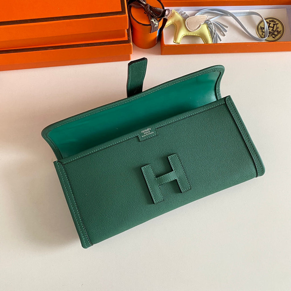 JIGE ELAN 29 CLUTCH IN FOREST GREEN CALFSKIN