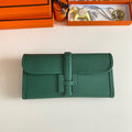 JIGE ELAN 29 CLUTCH IN FOREST GREEN CALFSKIN