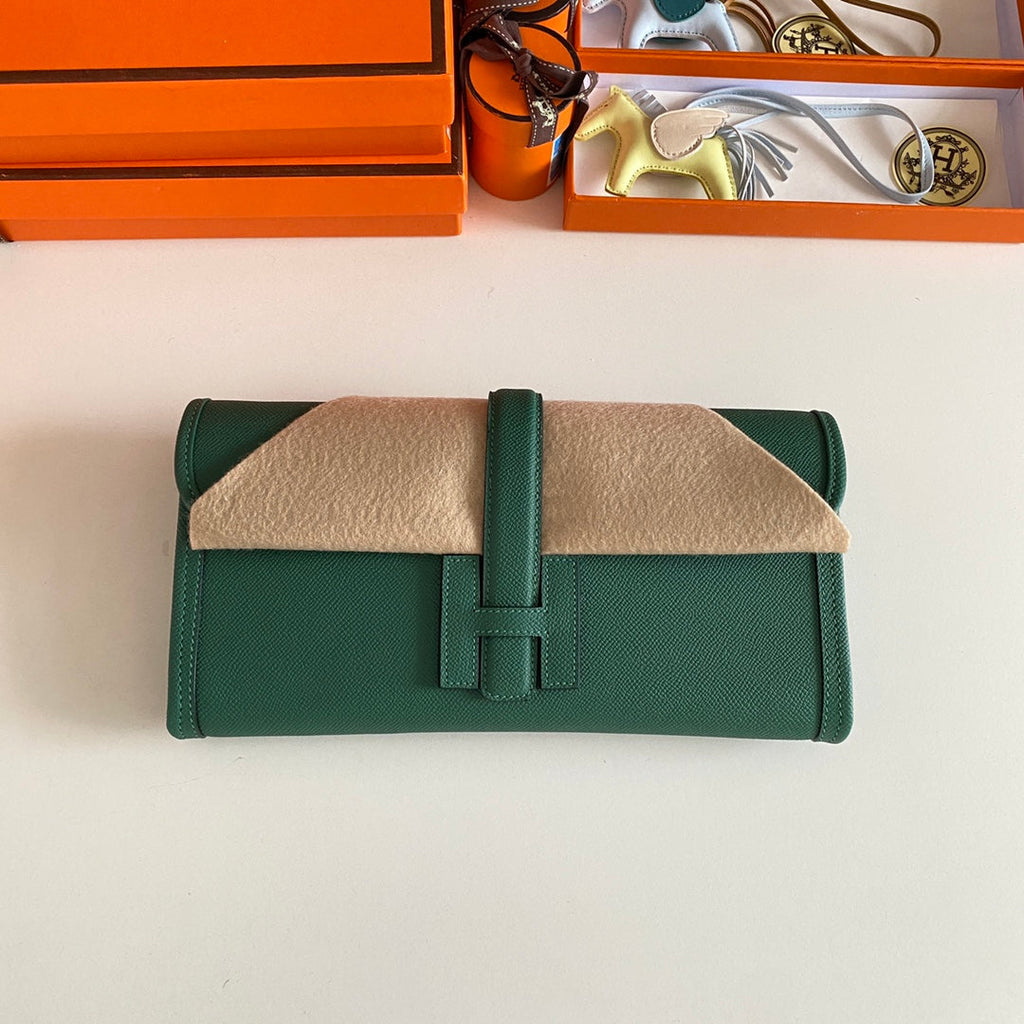 JIGE ELAN 29 CLUTCH IN FOREST GREEN CALFSKIN