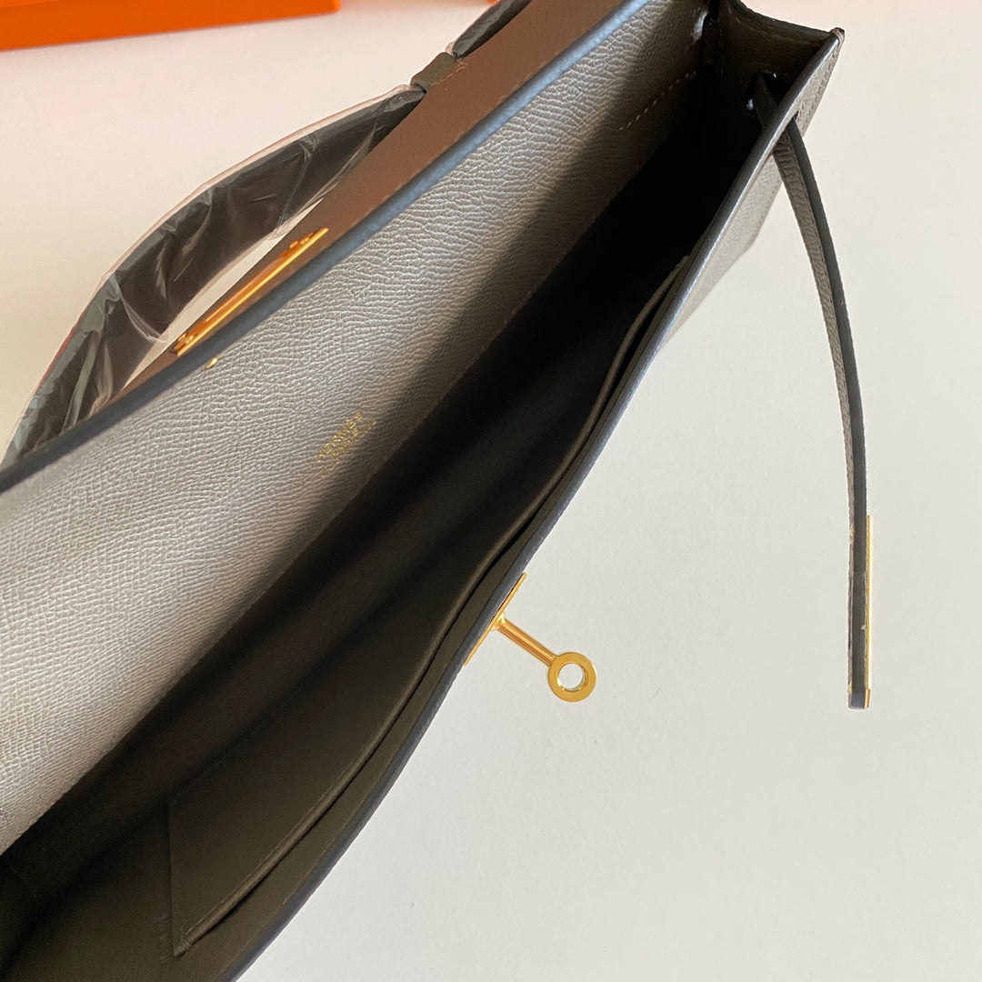 KELLY CUT 31 IN WOOD BROWN CALFSKIN WITH GOLD HARDWARE