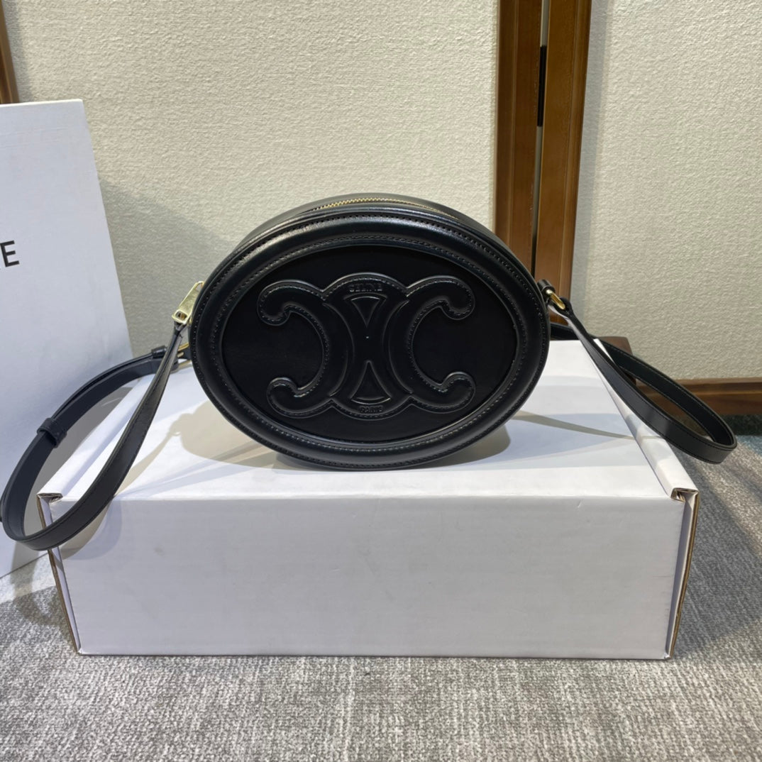 OVAL PURSE BAG 20 IN BLACK CALFSKIN