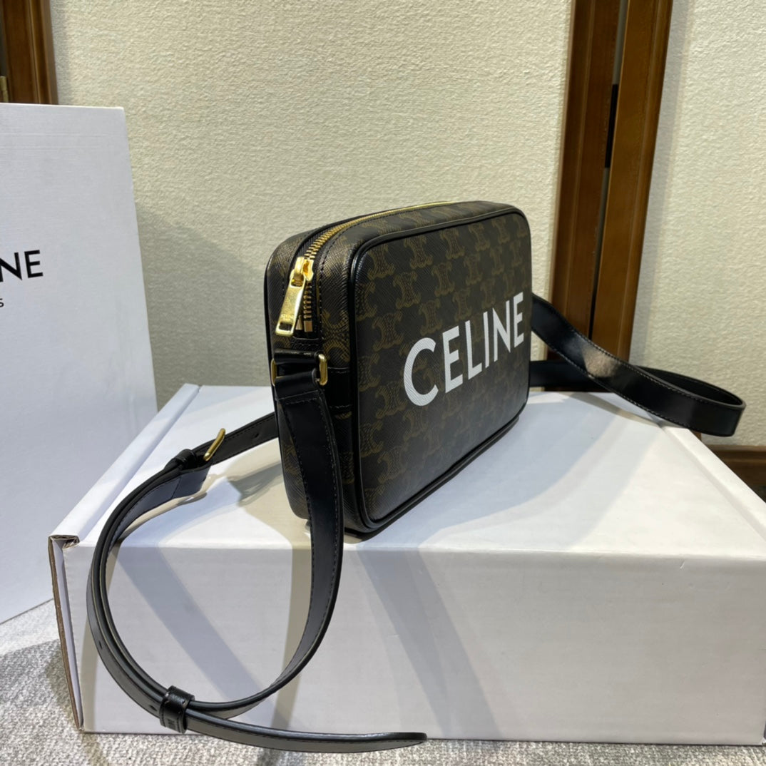 MEDIUM MESSENGER BAG 23 IN BLACK TRIOMPHE CANVAS WITH CELINE PRINT