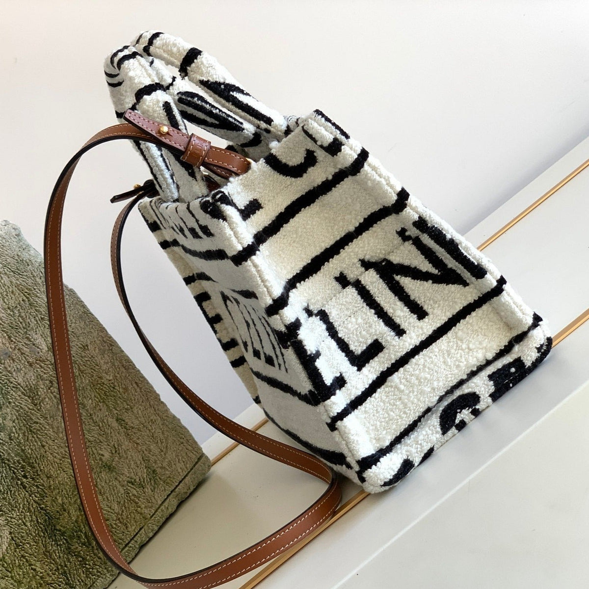 TRIOMPHE 26 FABRIC WHITE BLACK
