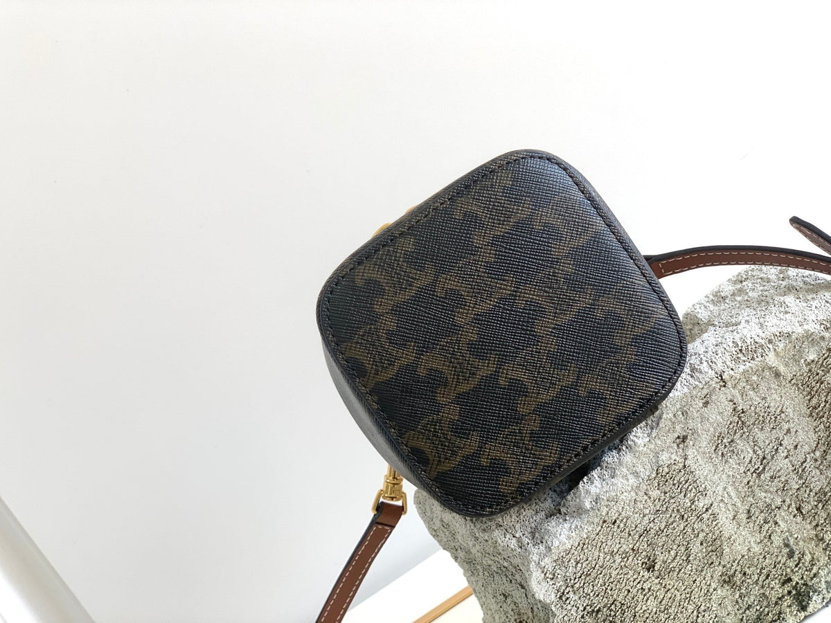 TRIOMPHE 9 CALFSKIN BLACK PATTERN BOX BAG