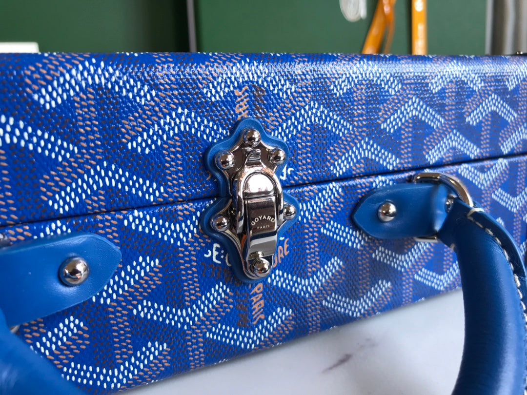 GRAND HÔTEL TRUNK BAG 24 IN BLUE GOYARDINE CANVAS AND CALFSKIN