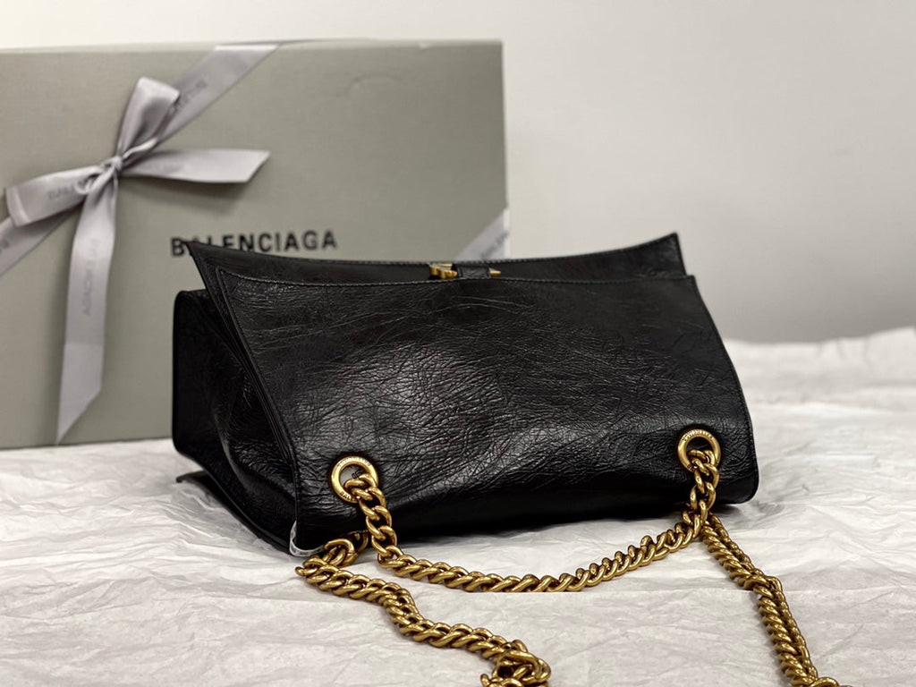 CRUSH MEDIUM CHAIN BAG 31 IN BLACK CRUSHED CALFSKIN GOLD HARDWARE