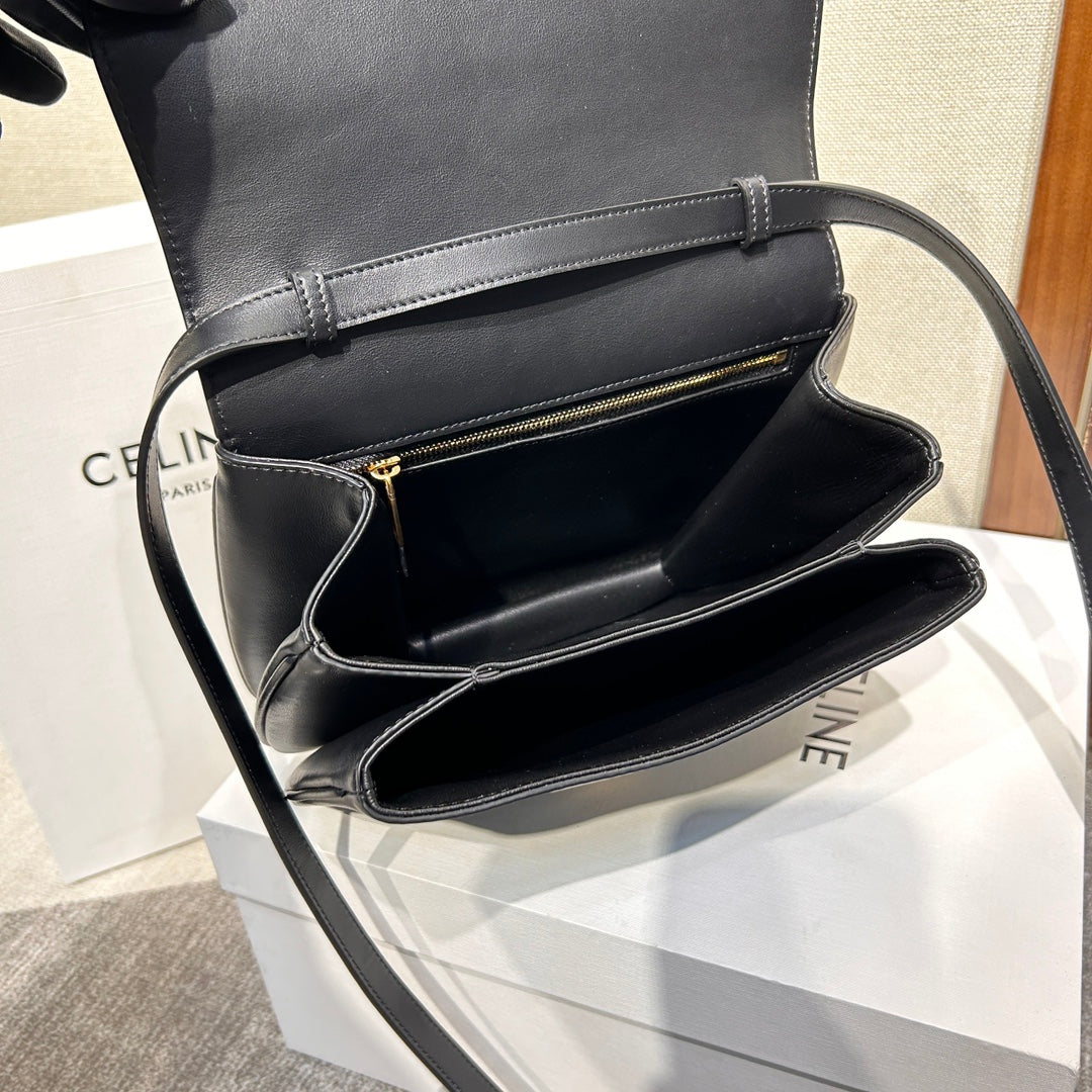 TABOU FLAP BAG 22 IN BLACK SMOOTH CALFSKIN GOLD LOCK