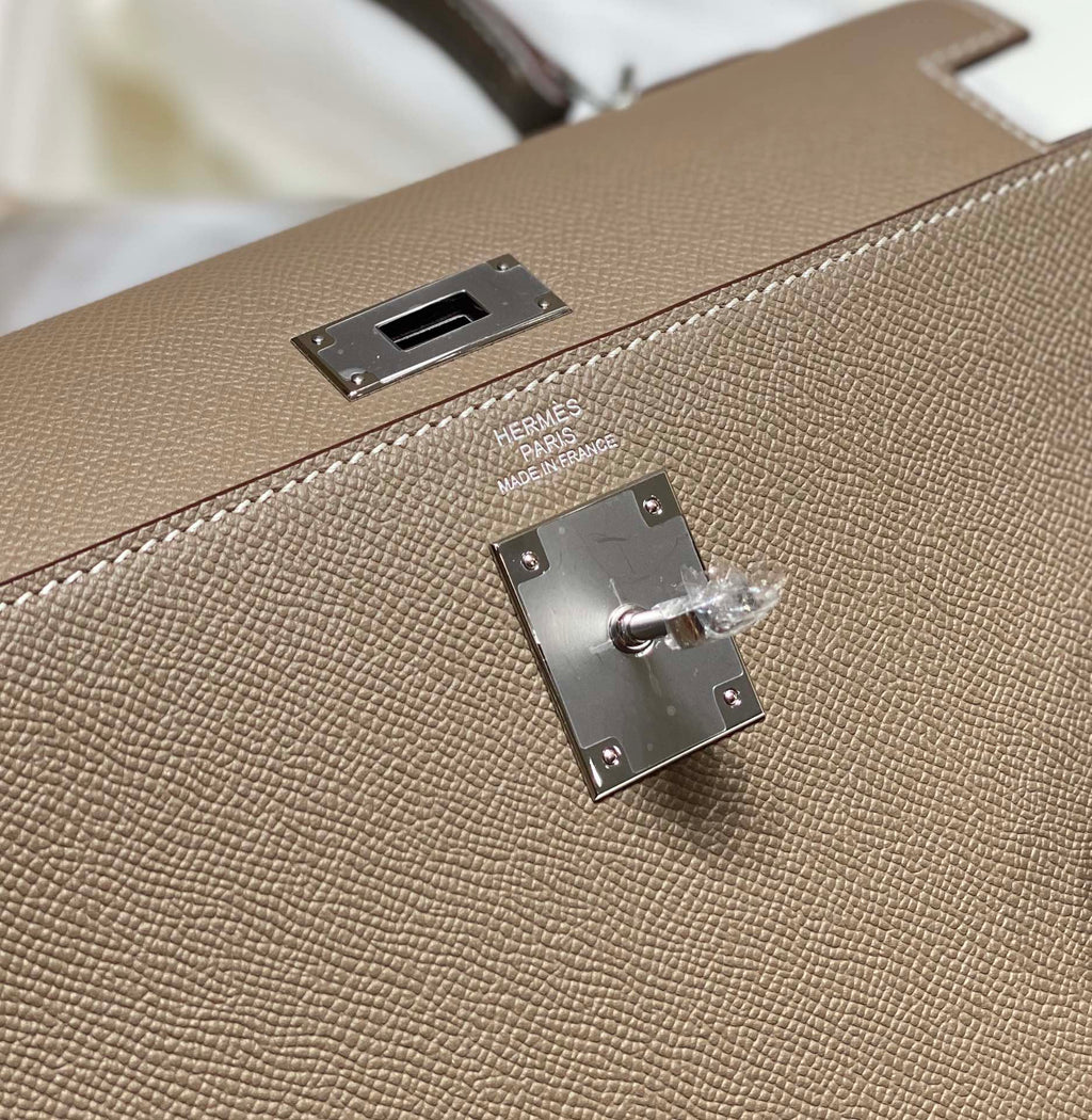 KELLY 28CM IN ETOUPE EPSOM CALFSKIN GOLD HARDWARE