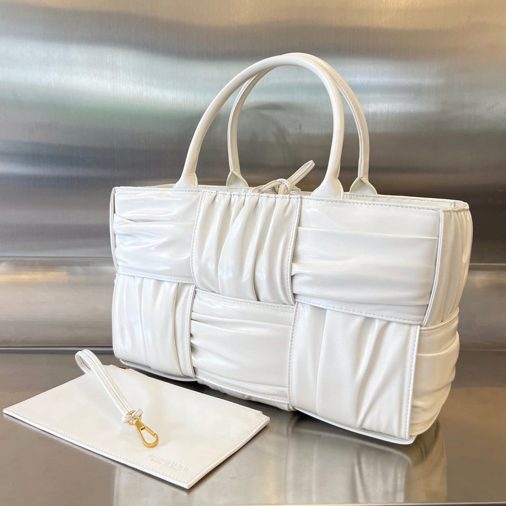SMALL ARCO TOTE 30 IN WHITE SOFT LAMBSKIN