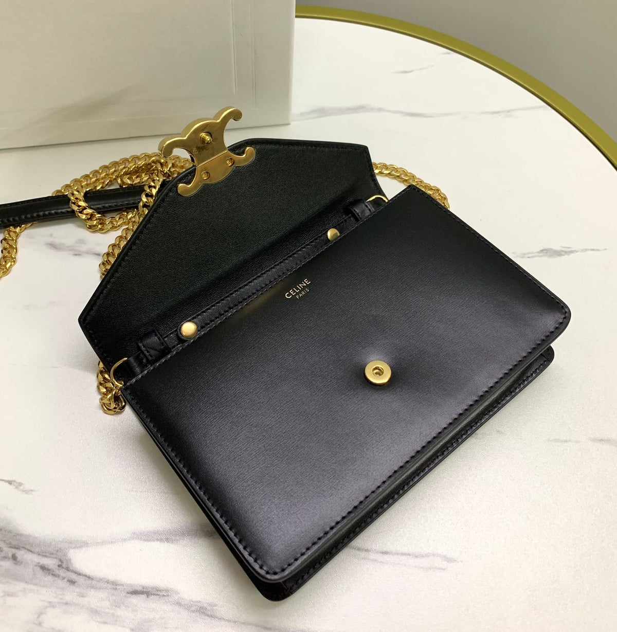 WALLET ON CHAIN MARGO 19 IN BLACK SMOOTH CALFSKIN GOLD HARDWARE
