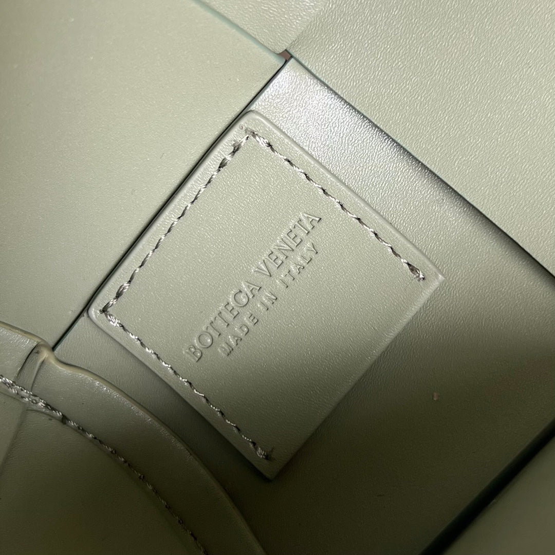 SMALL CYLINDER CASSETTE 21 IN TRAVERTINE CALFSKIN