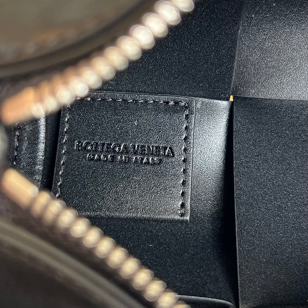 SMALL CYLINDER CASSETTE 21 IN BLACK CALFSKIN