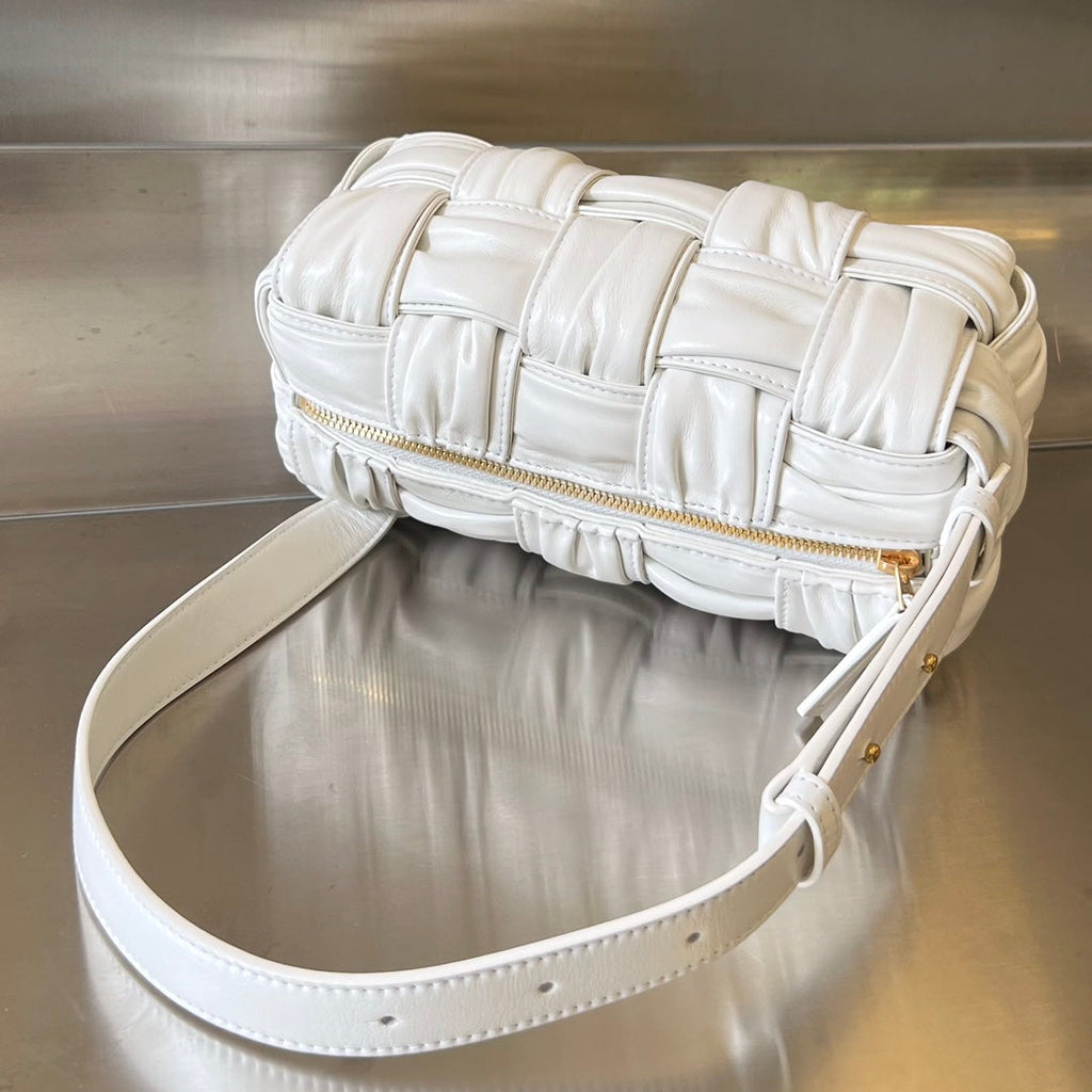 SMALL BRICK CASSETTE 23 IN WHITE SOFT LAMBSKIN