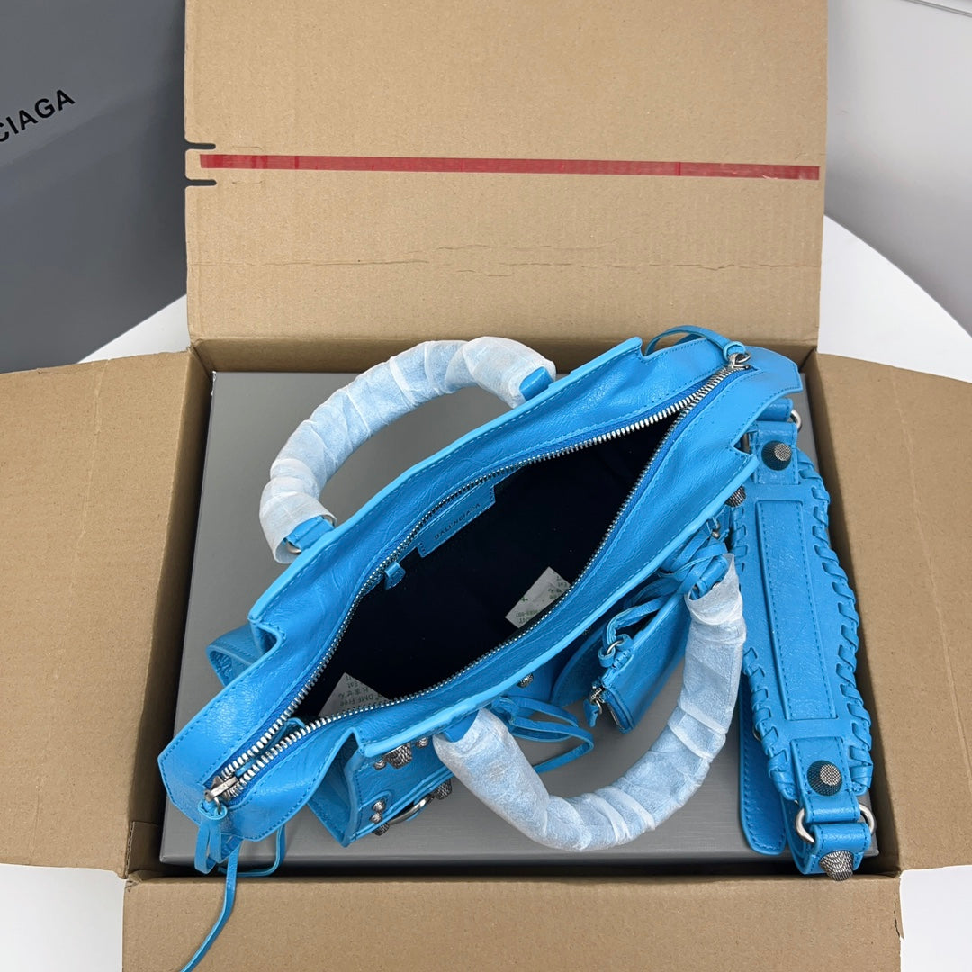 NEO CAGOLE 26 IN AZURE BLUE LAMBSKIN