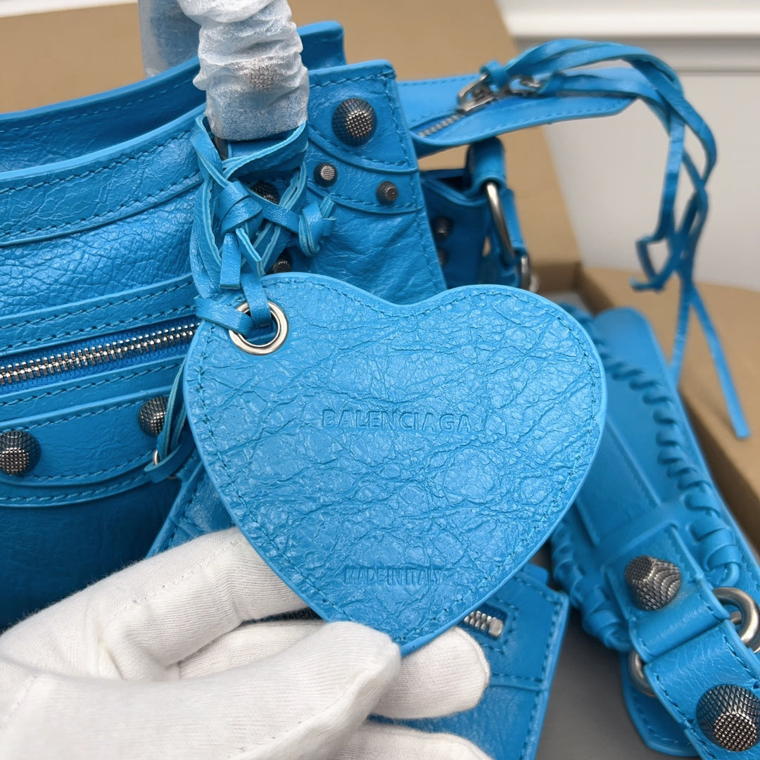 NEO CAGOLE 26 IN AZURE BLUE LAMBSKIN