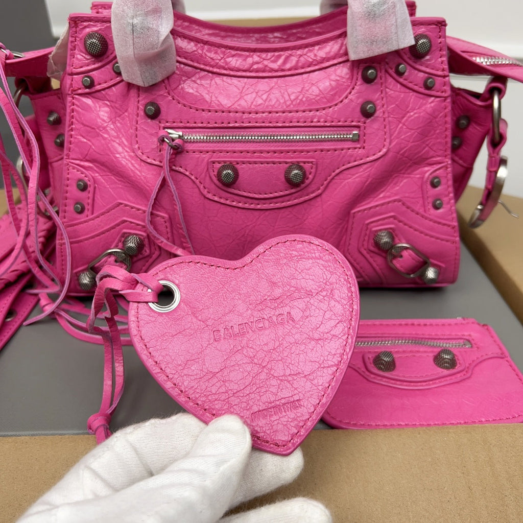 NEO CAGOLE 26 IN DEEP PINK LAMBSKIN