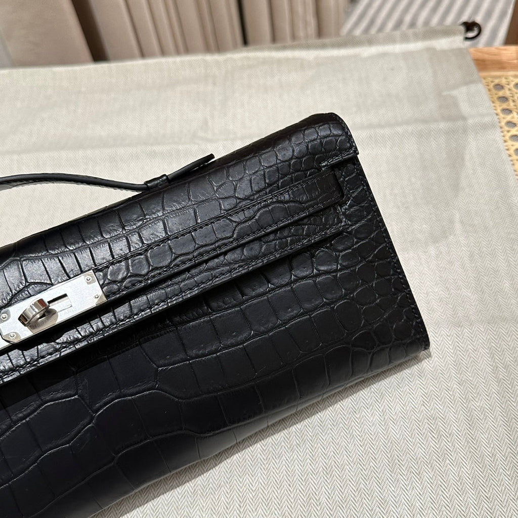 KELLY CUT 31 IN BLACK SHINY ALLIGATOR LEATHER WITH SILVER HARDWARE