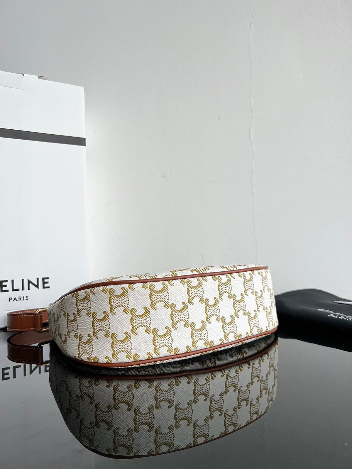 TRIPHOME 23 COWHIDE WHITE CARO