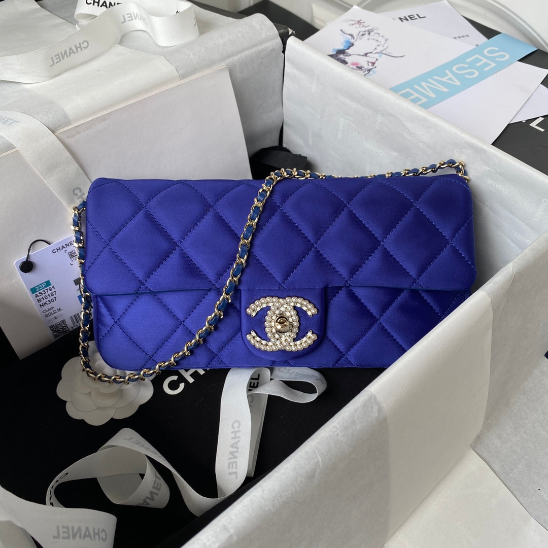 CC 26 CLUTCH WITH CHAIN BAG IN COBALT BLUE CALFSKIN