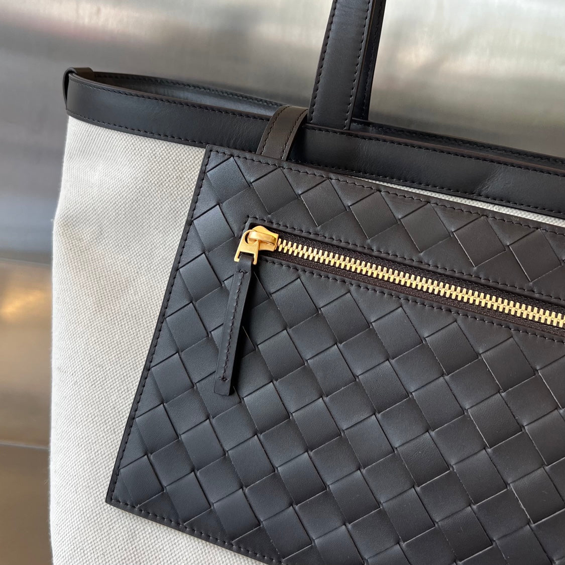 FLIP FLAP 30 IN WHITE CANVAS AND BLACK CALSKIN