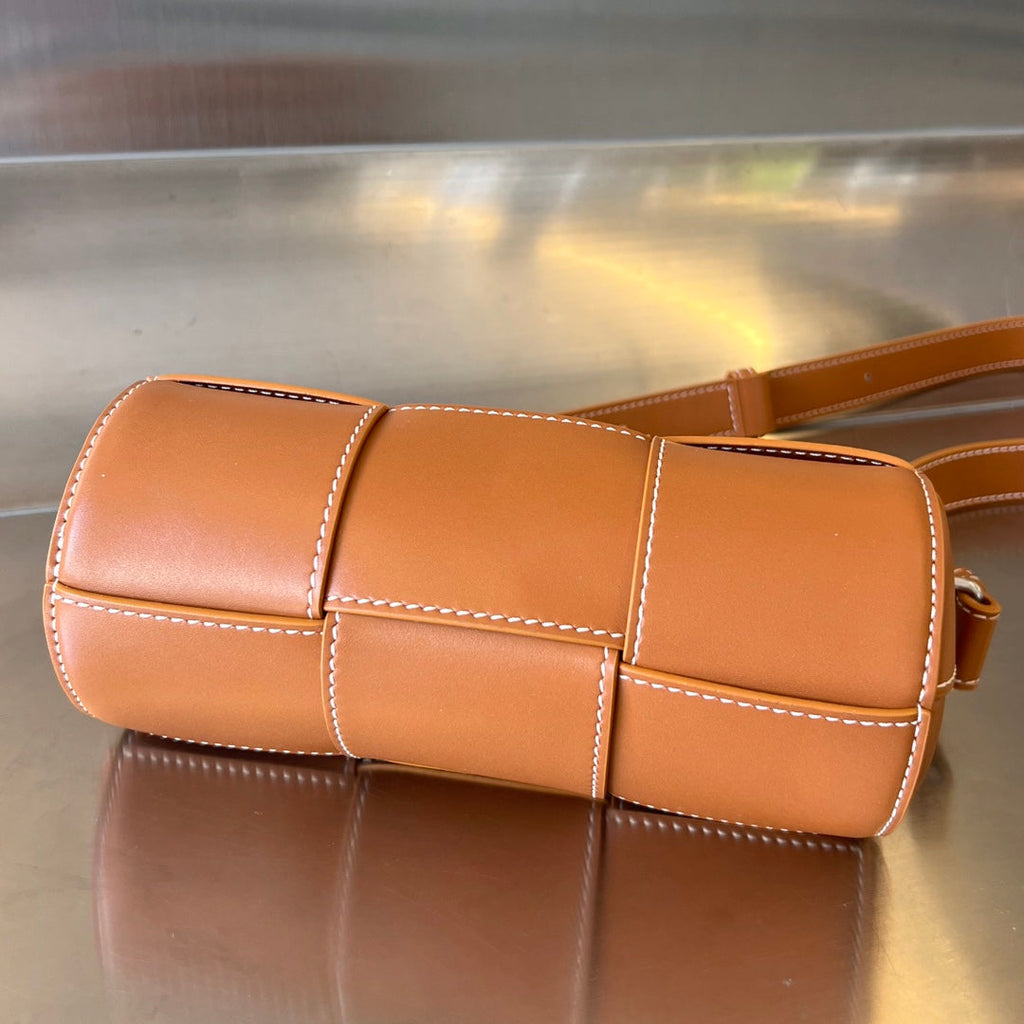 SMALL CYLINDER CASSETTE 21 IN RAW SIENNA CALFSKIN