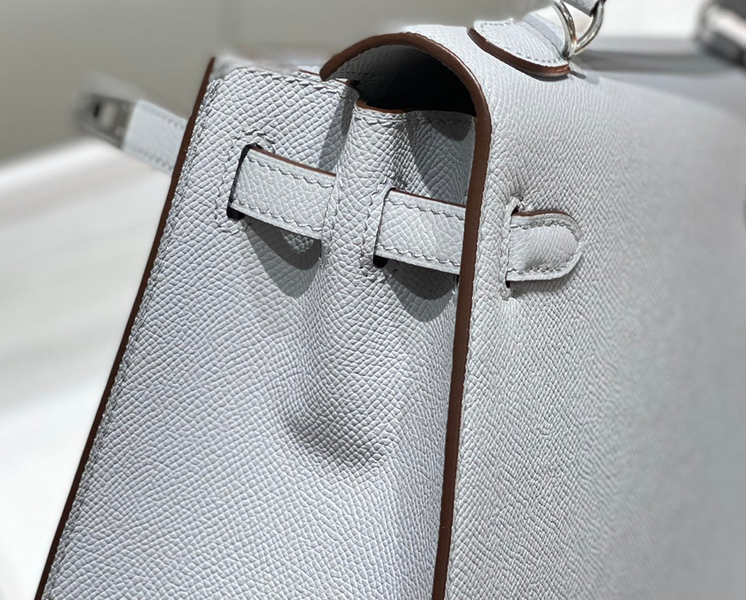 KELLY 25CM IN GRIS PERLE EPSOM CALFSKIN PALLADIUM HARDWARE