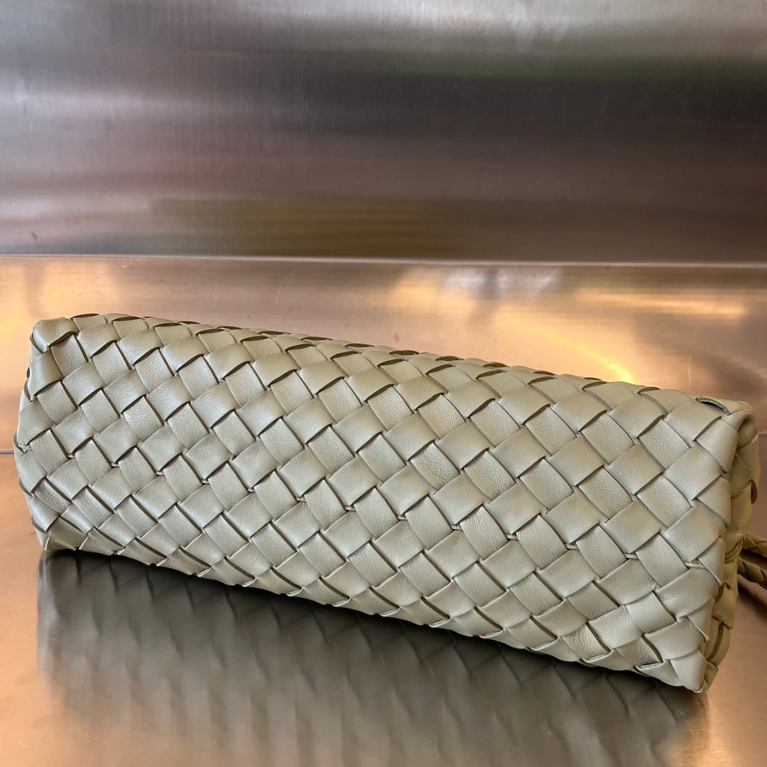 SMALL ANDIAMO 29 IN ECRU BEIGE LAMBSKIN