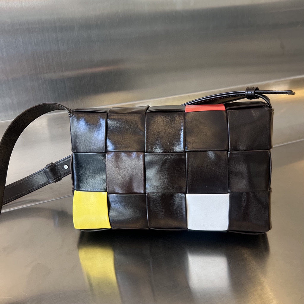 SMALL CASSETTE 23 IN COLORFUL CALFSKIN