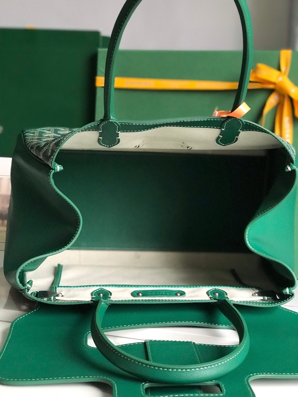 SAIGON SOUPLE BAG 34 IN GREEN GOYARDINE CANVAS AND CALFSKIN