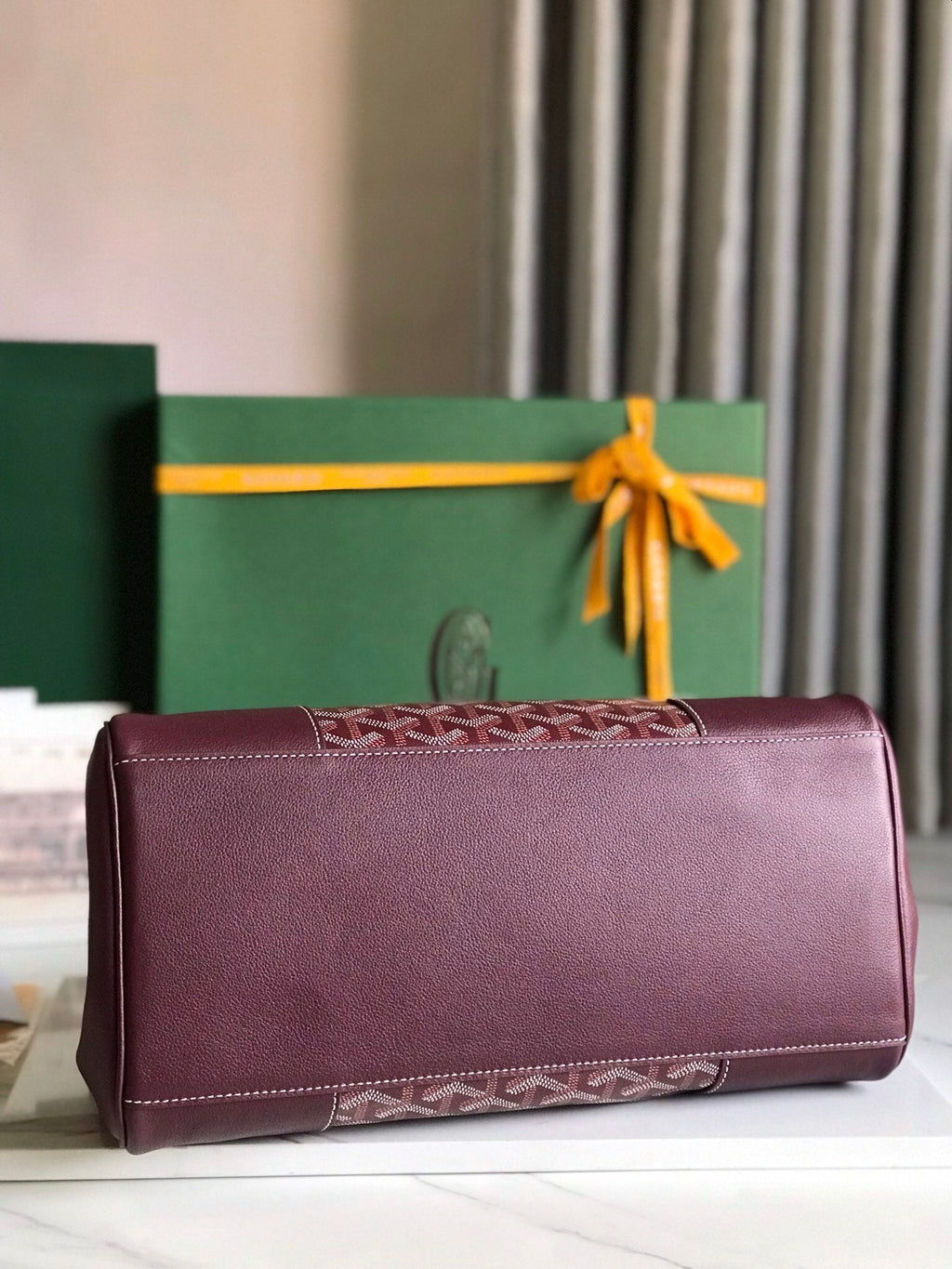 SAIGON SOUPLE BAG 34 IN BURGUNDY RED GOYARDINE CANVAS AND CALFSKIN