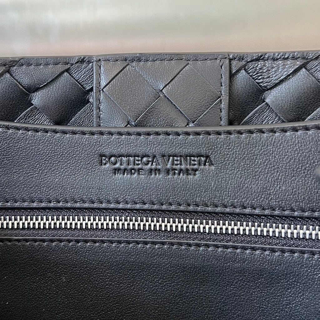 BV MEDIUM ANDIAMO 32CM BLACK LAMBSKIN