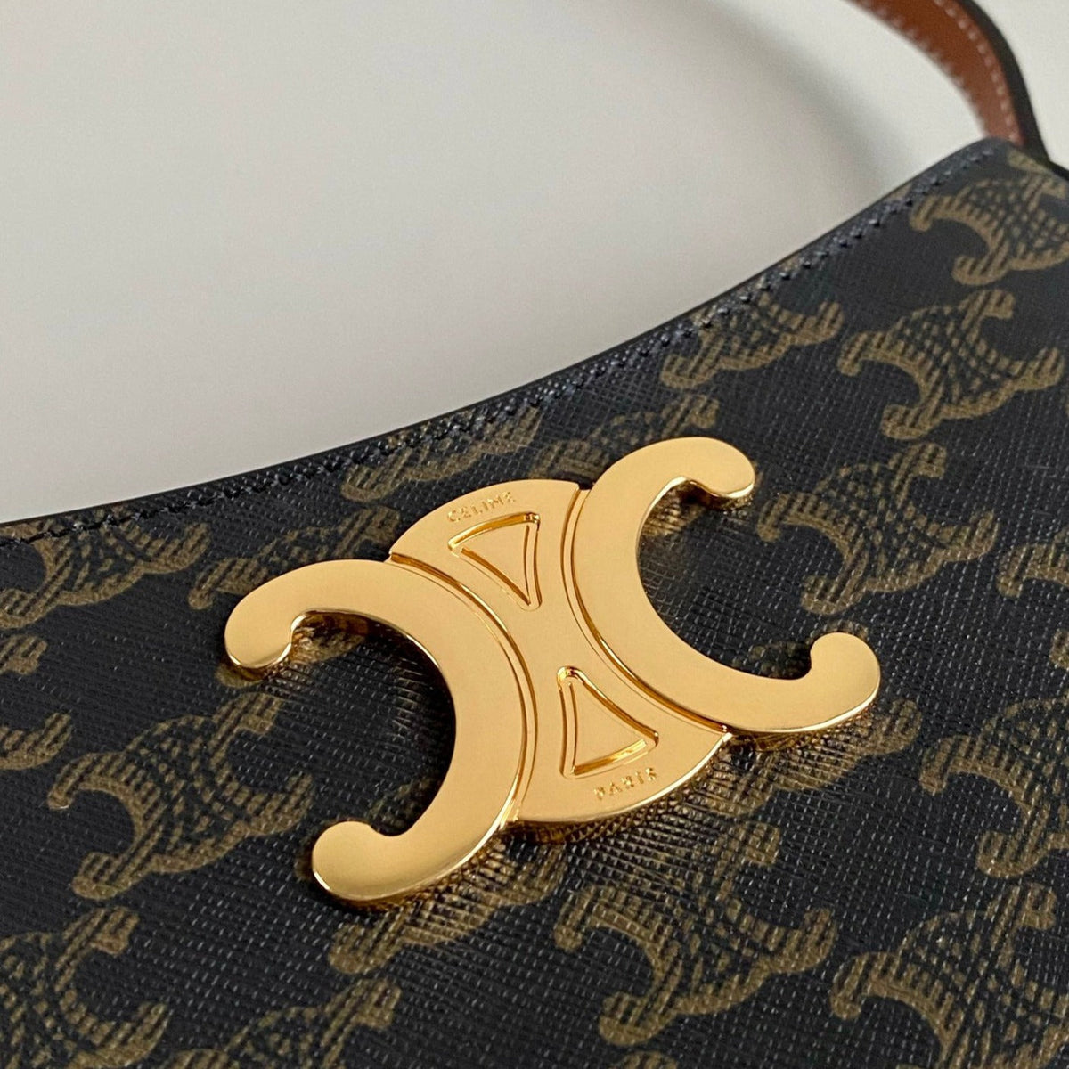 TRIOMPHE 22 BLACK PATTERN CALFSKIN